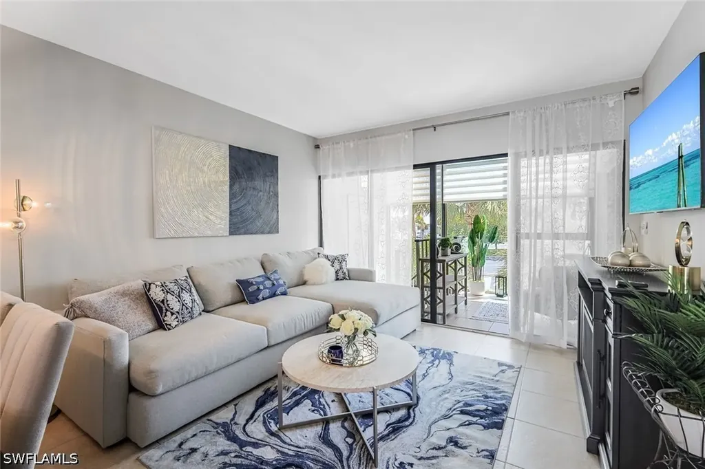 807 River Point Drive Naples FL 34102
