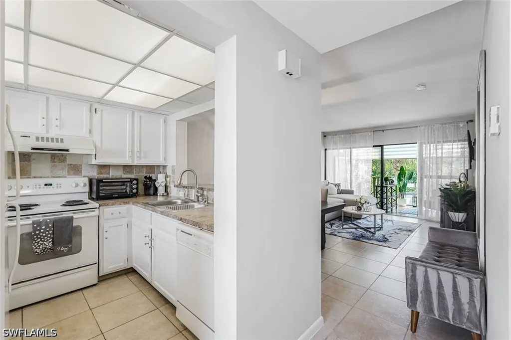 807 River Point Drive Naples FL 34102