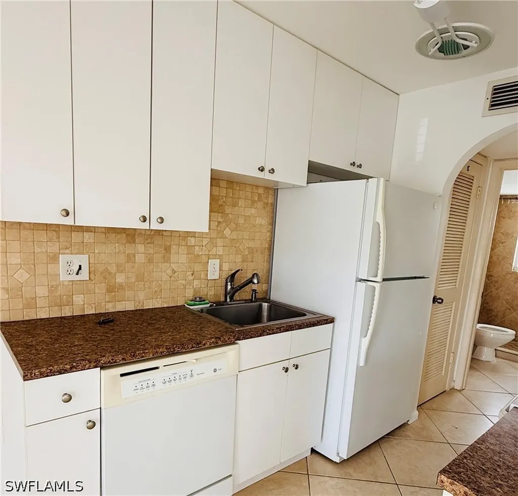 3250 10th Street N Naples FL 34103