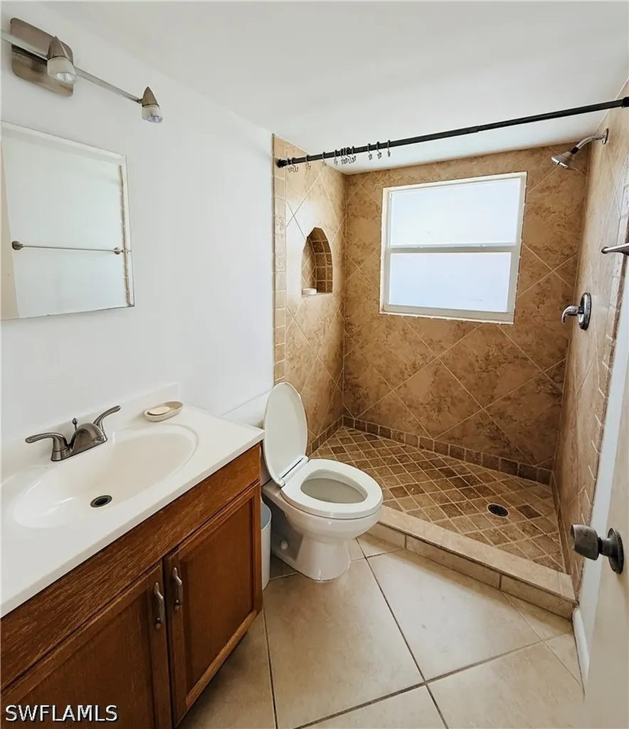 3250 10th Street N Naples FL 34103