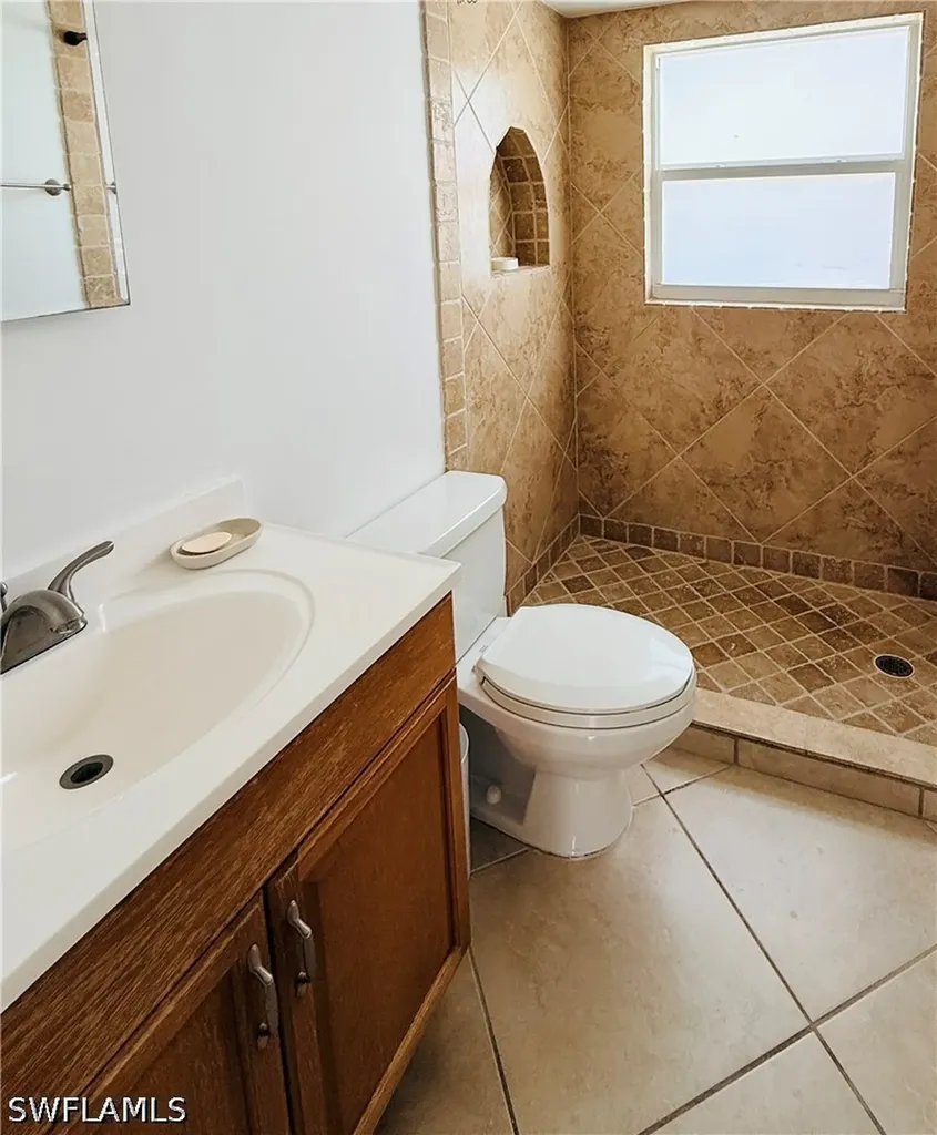 3250 10th Street N Naples FL 34103