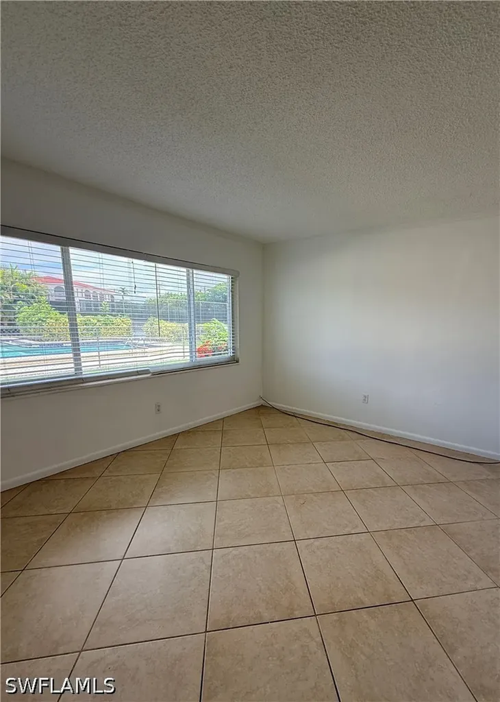 3250 10th Street N Naples FL 34103