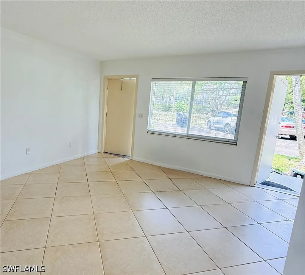 3250 10th Street N Naples FL 34103