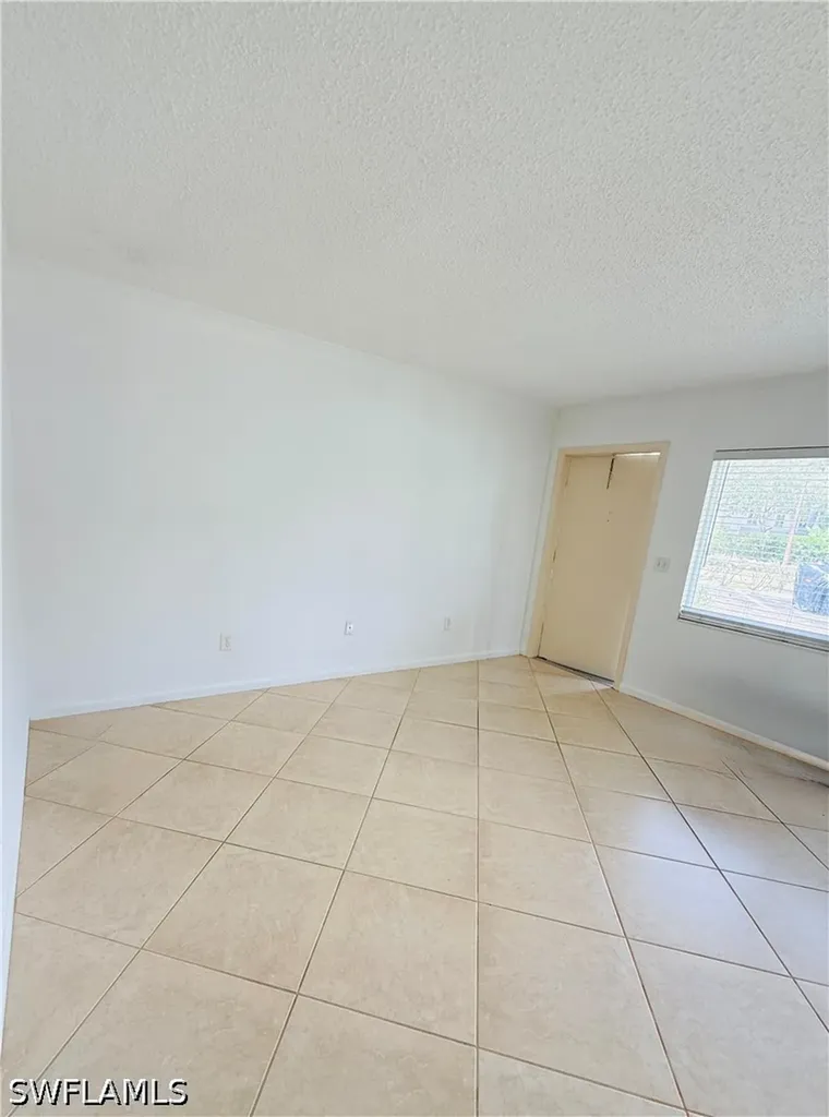 3250 10th Street N Naples FL 34103