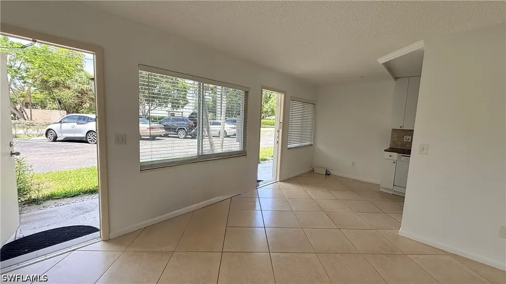 3250 10th Street N Naples FL 34103