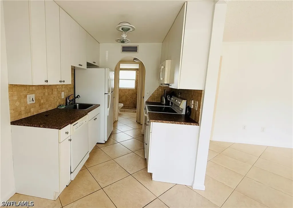 3250 10th Street N Naples FL 34103