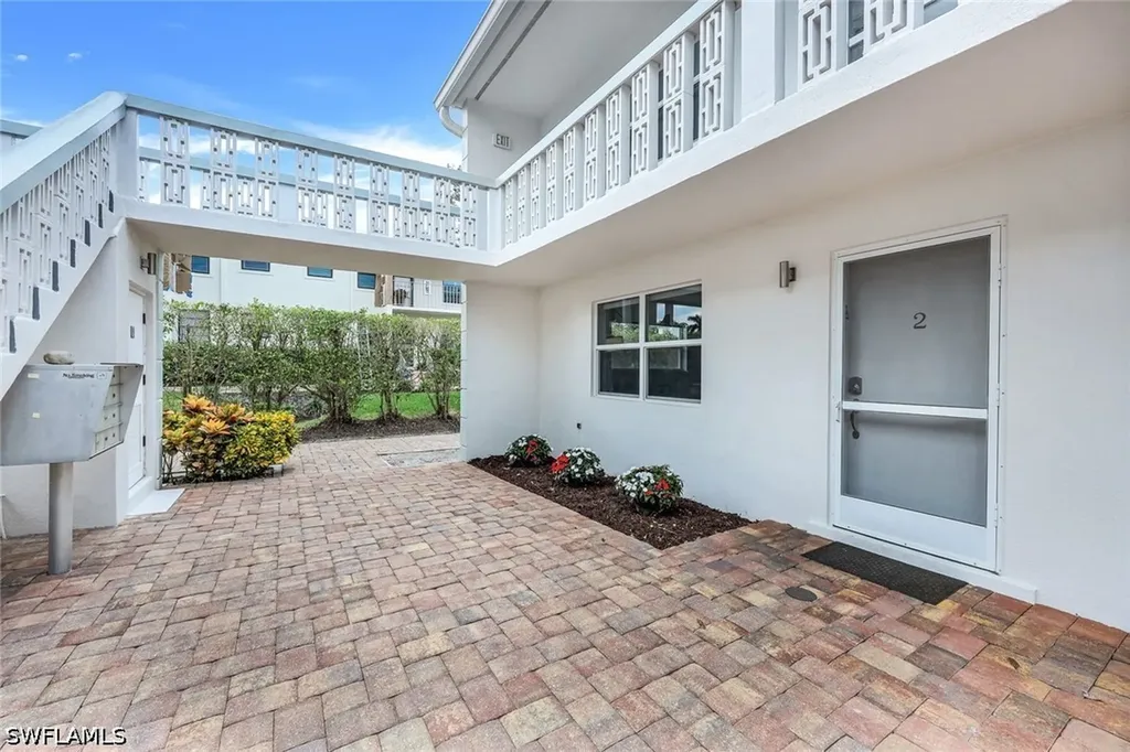 780 10th Avenue S Naples FL 34102
