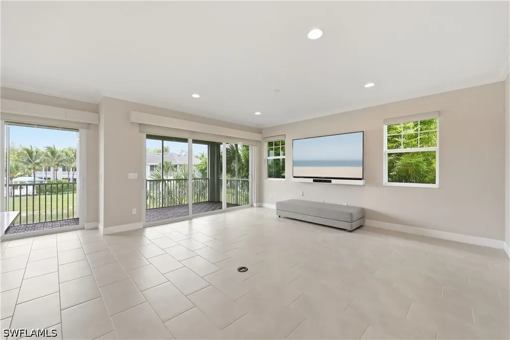 6966 Avalon Circle Naples FL 34112