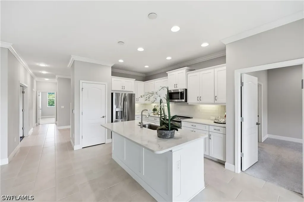 6966 Avalon Circle Naples FL 34112
