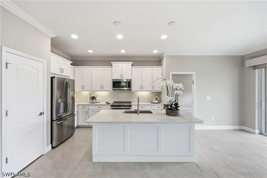 6966 Avalon Circle Naples FL 34112
