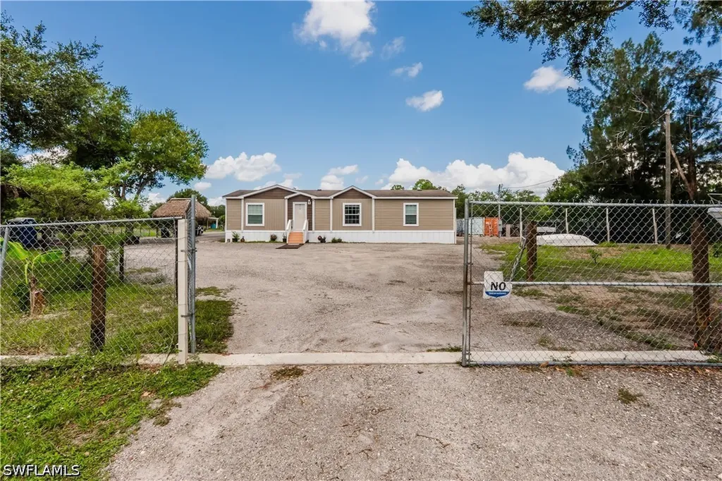 130 S Nogal Street Clewiston FL 33440