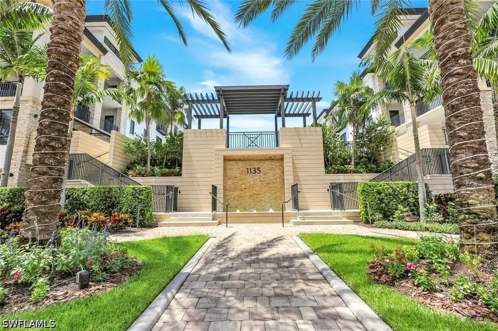 1135 3rd Avenue S Naples FL 34102