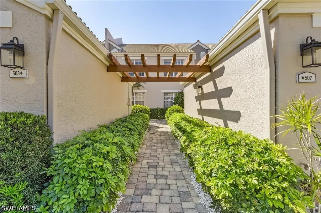 5693 Heron Lane Naples FL 34110