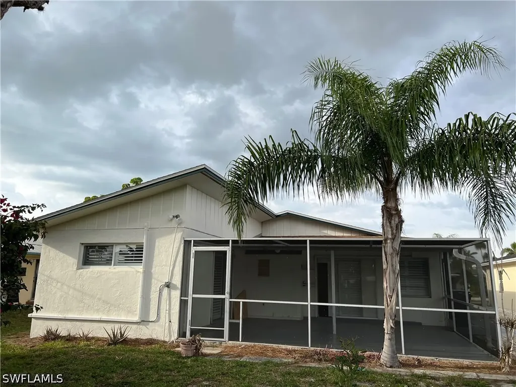632 98th Avenue N Naples FL 34108