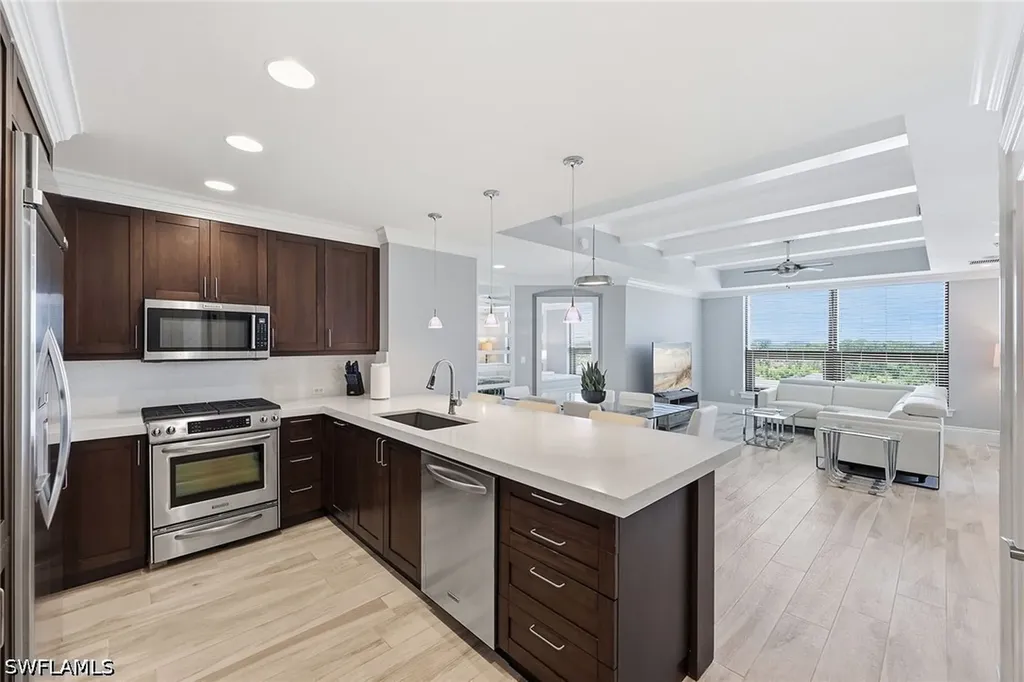 9115 Strada Place Naples FL 34108