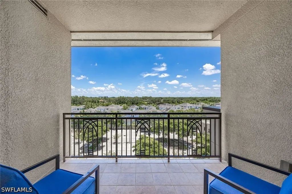 9115 Strada Place Naples FL 34108