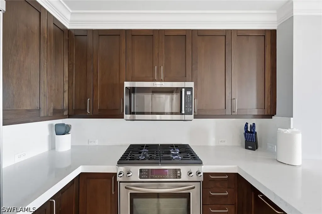 9115 Strada Place Naples FL 34108