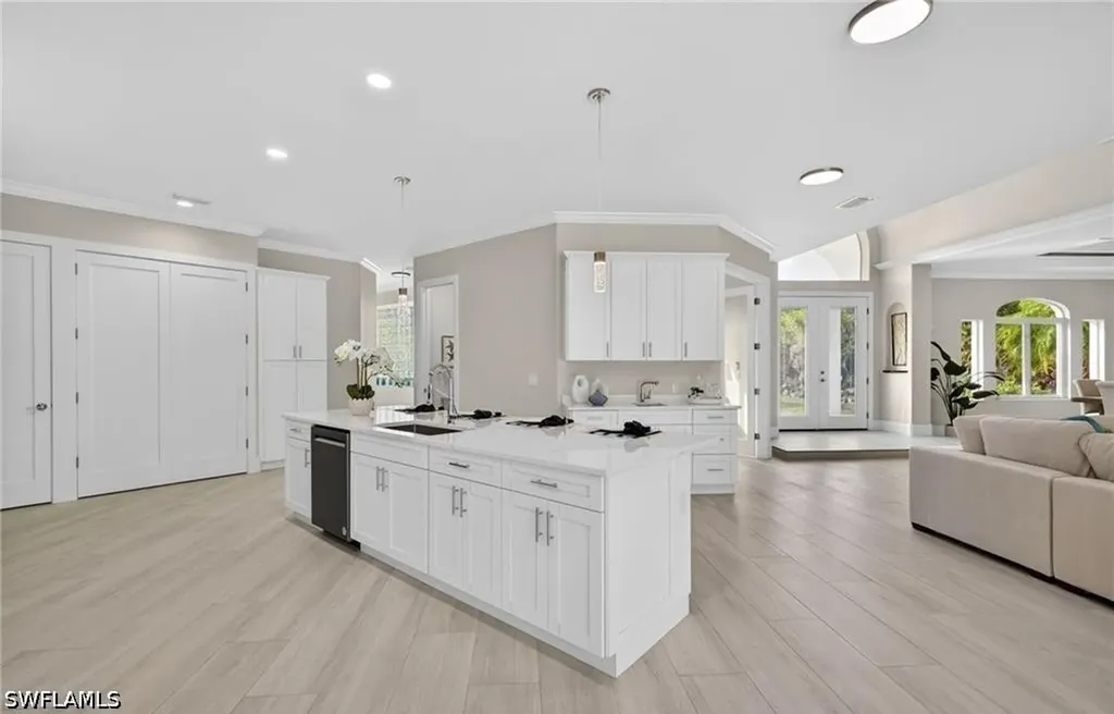 6461 Livingston Woods Lane Naples FL 34109