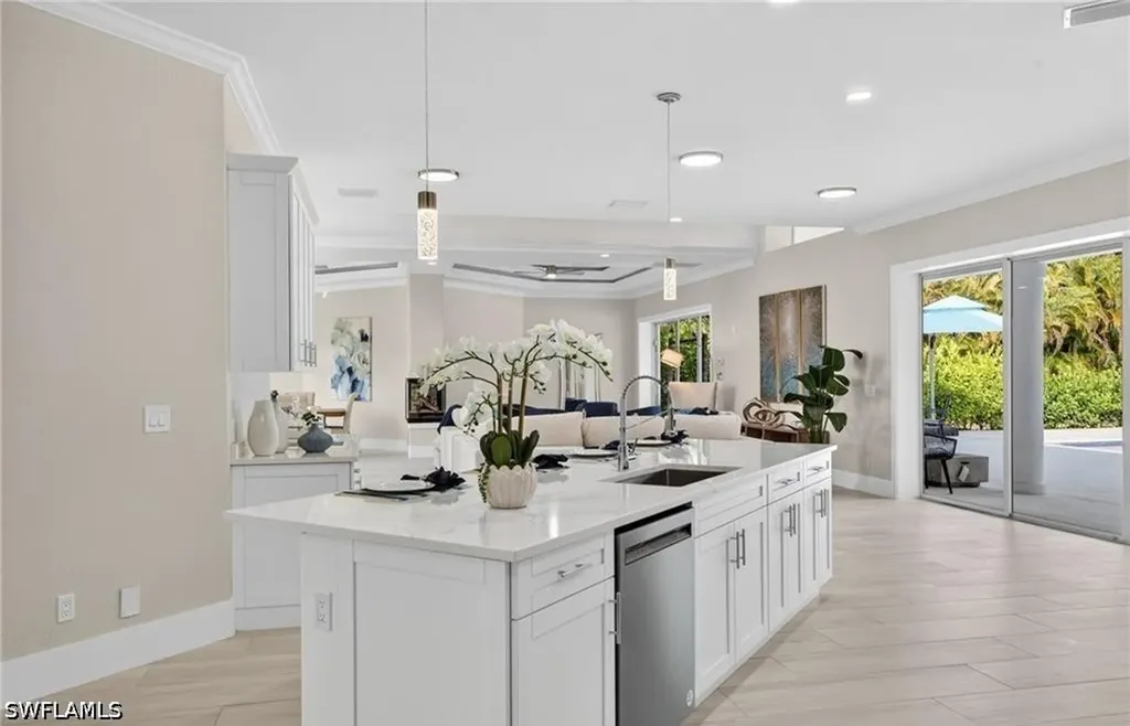 6461 Livingston Woods Lane Naples FL 34109