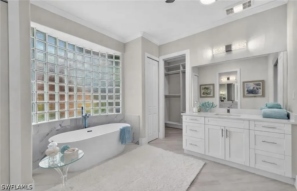 6461 Livingston Woods Lane Naples FL 34109