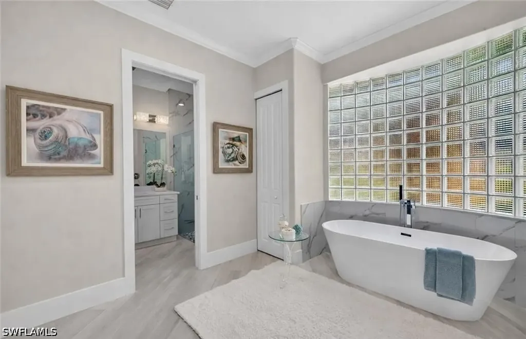 6461 Livingston Woods Lane Naples FL 34109