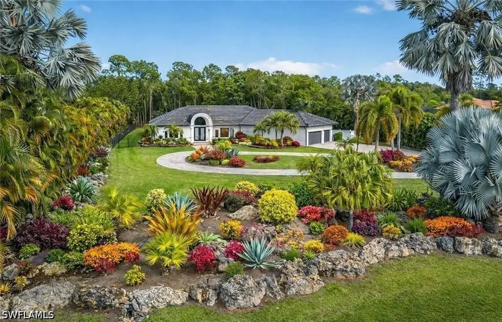 6461 Livingston Woods Lane Naples FL 34109