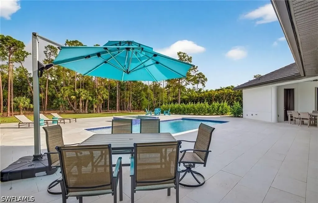 6461 Livingston Woods Lane Naples FL 34109