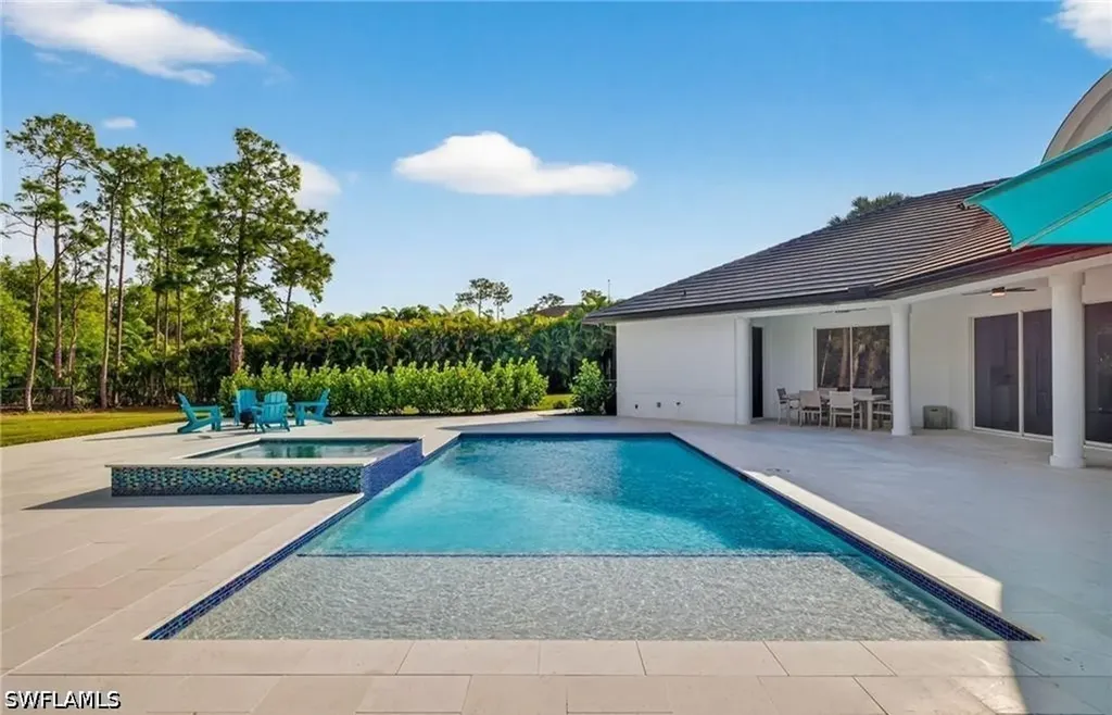 6461 Livingston Woods Lane Naples FL 34109