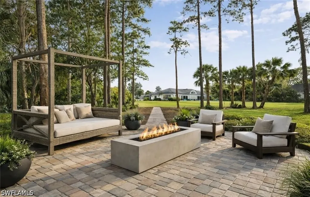 6461 Livingston Woods Lane Naples FL 34109