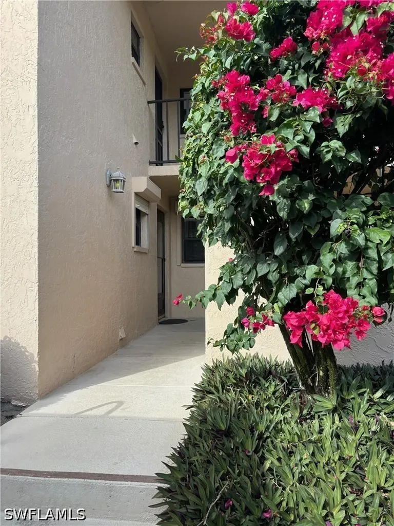513 Lake Louise Circle Naples FL 34110