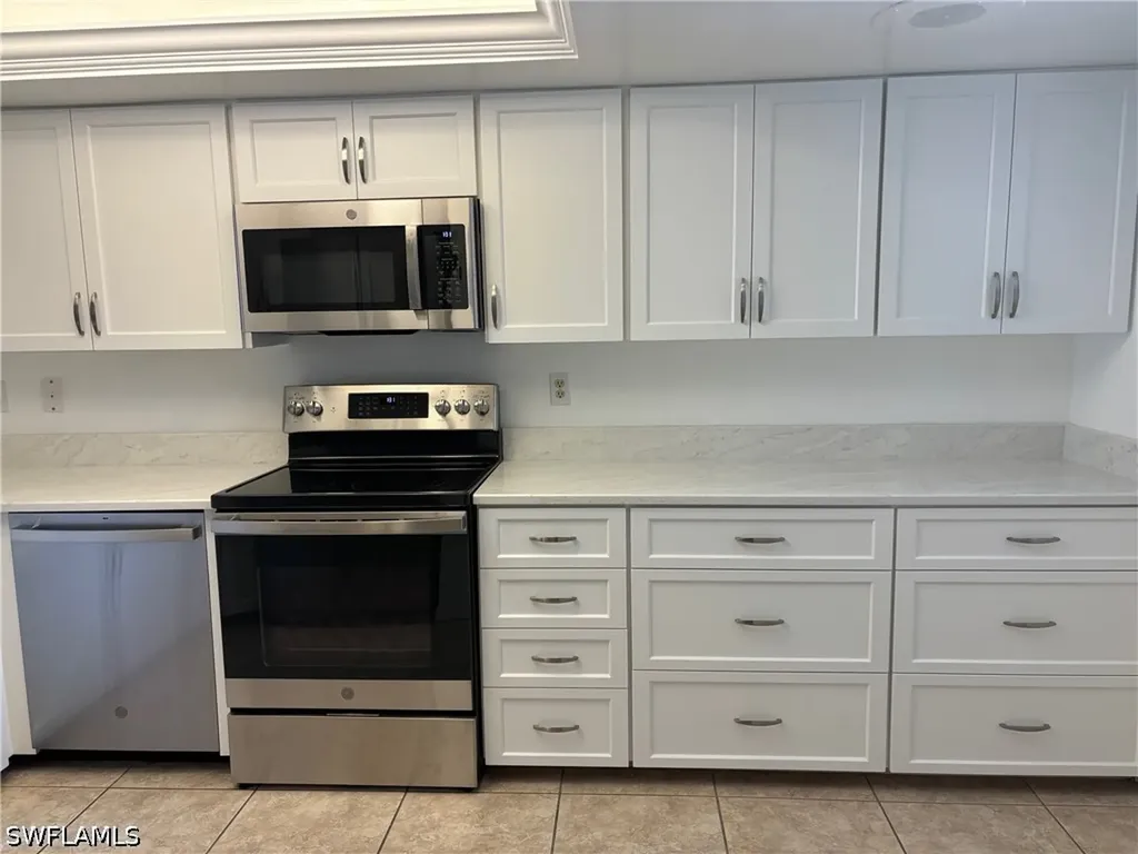 513 Lake Louise Circle Naples FL 34110