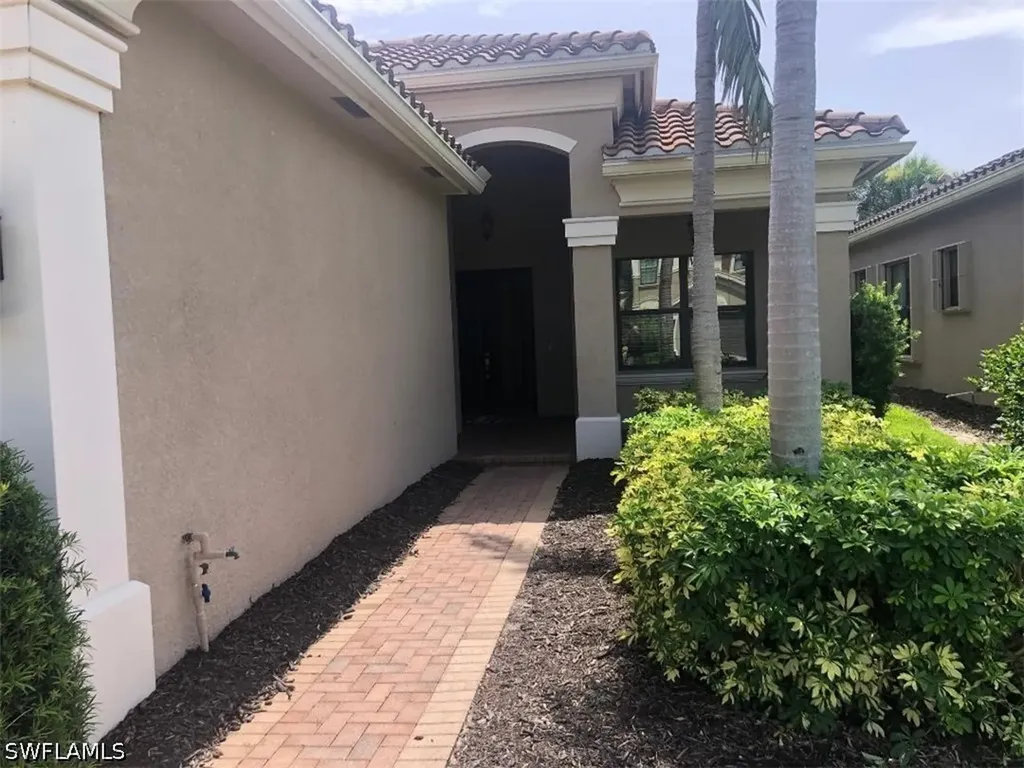 13644 Mandarin Circle Naples FL 34109