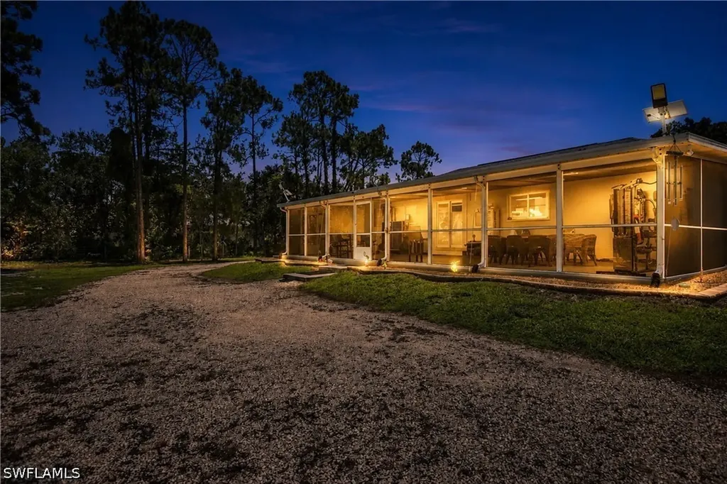 4225 16th Street NE Naples FL 34120