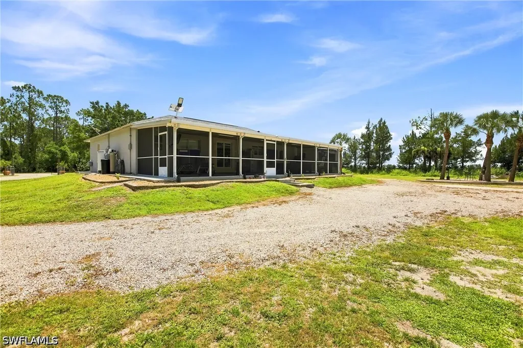 4225 16th Street NE Naples FL 34120