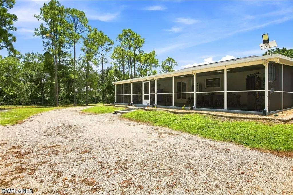4225 16th Street NE Naples FL 34120