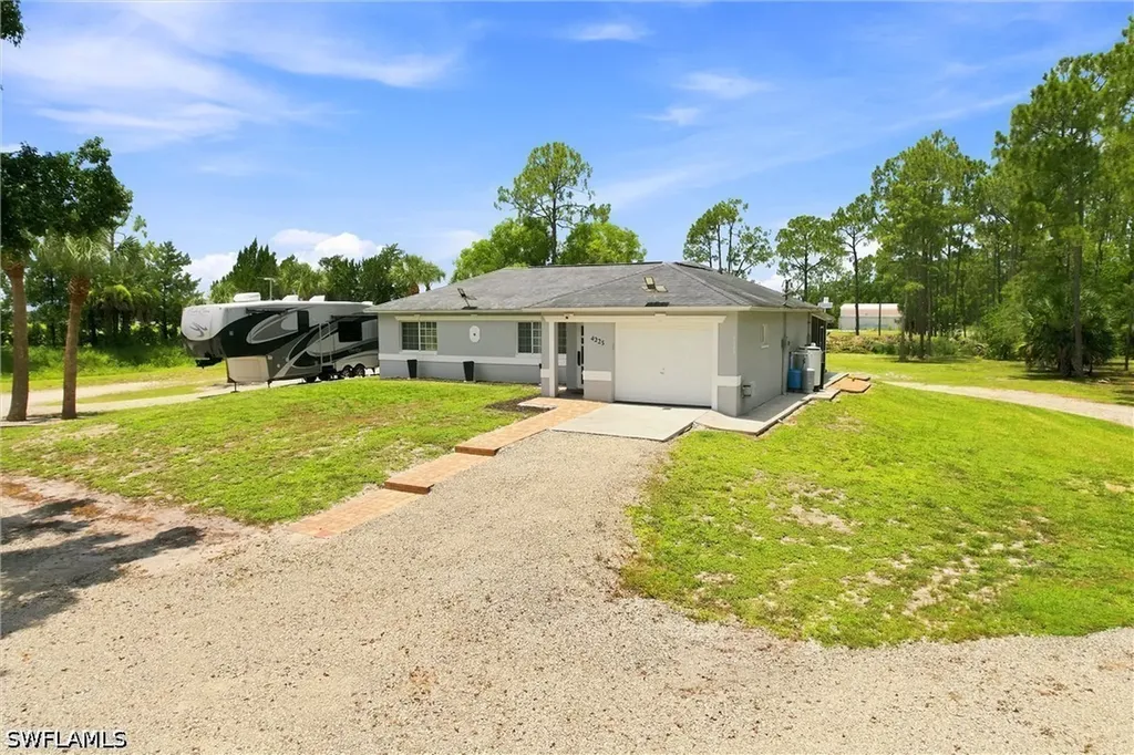 4225 16th Street NE Naples FL 34120