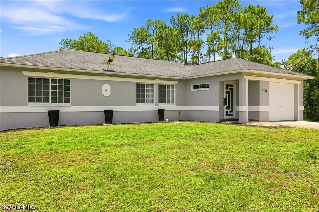4225 16th Street NE Naples FL 34120
