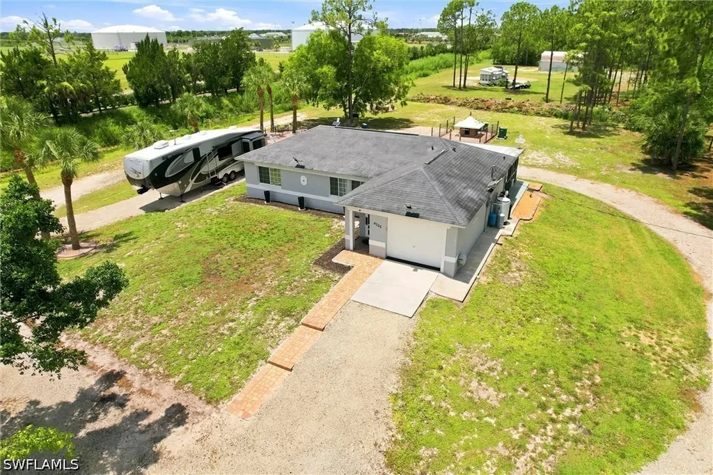 4225 16th Street NE Naples FL 34120