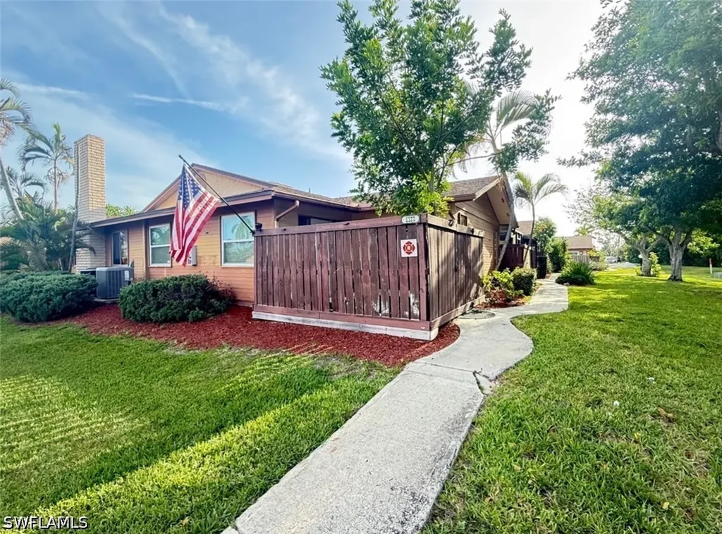 6320 Royal Woods Drive Fort Myers FL 33908