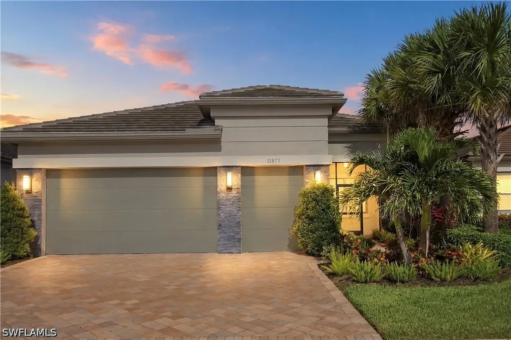 Naples FL, 11871 Gardenia Avenue