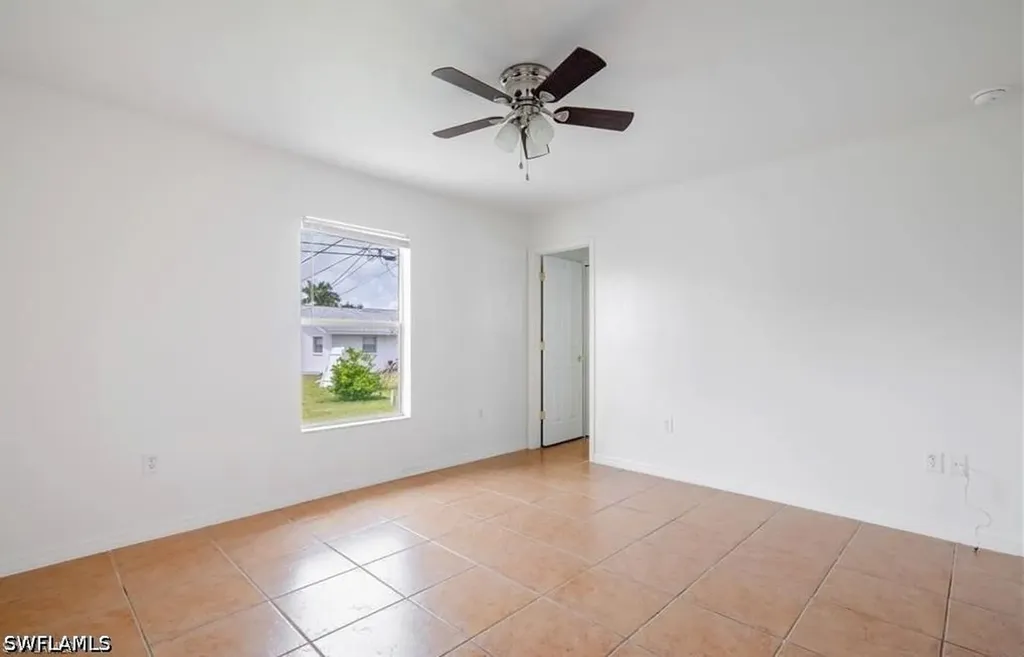 4934-4932 Viceroy Court Cape Coral FL 33904