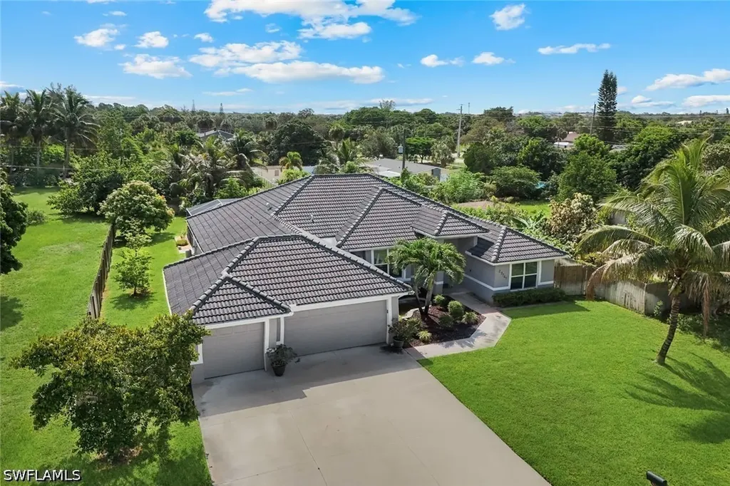 Bonita Springs FL, 27741 S Roslin Place