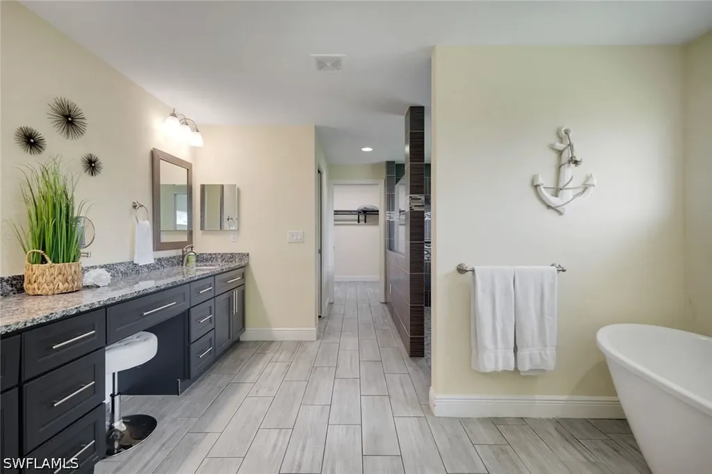 27741 S Roslin Place Bonita Springs FL 34135