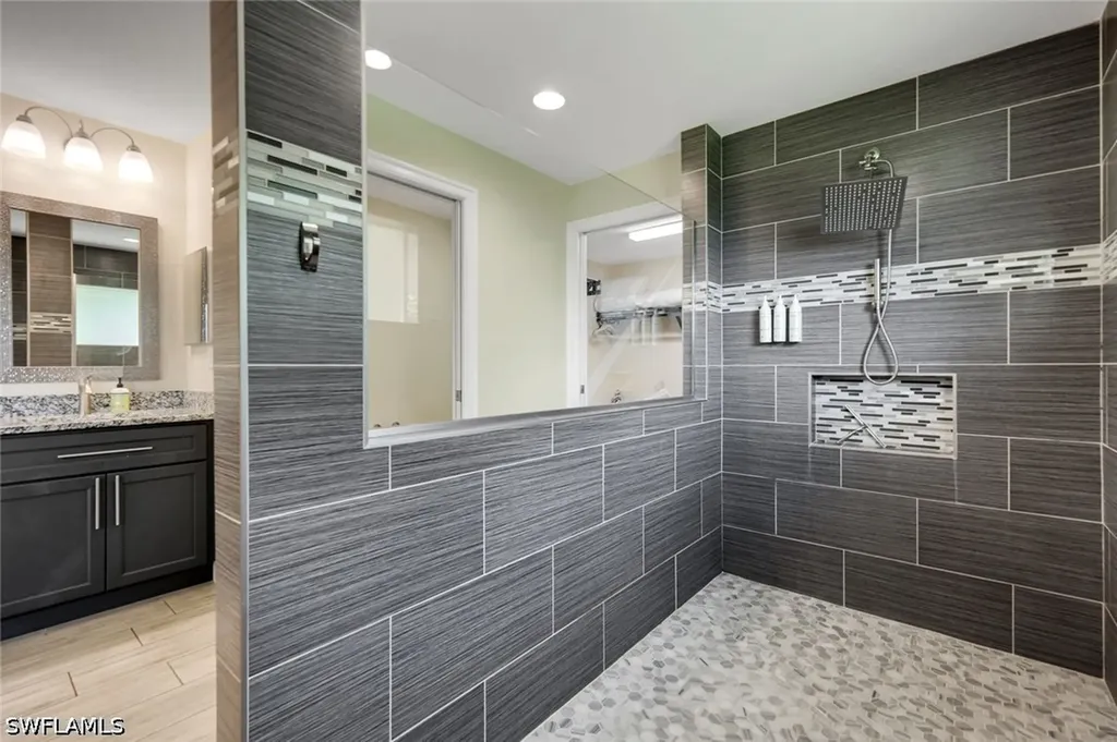 27741 S Roslin Place Bonita Springs FL 34135