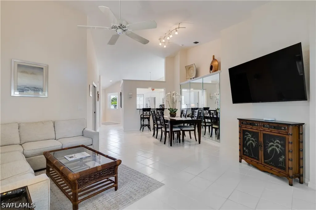 8420 Excalibur Circle Naples FL 34108