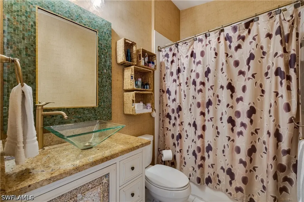 8420 Excalibur Circle Naples FL 34108