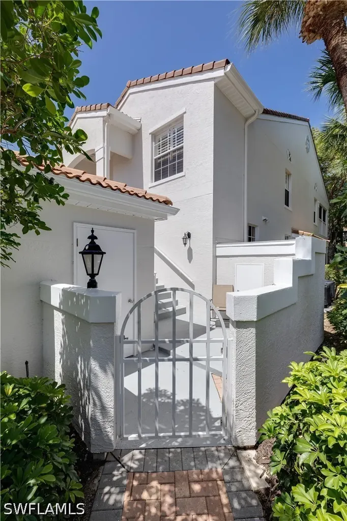 8420 Excalibur Circle Naples FL 34108