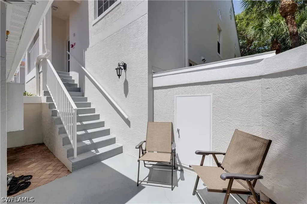 8420 Excalibur Circle Naples FL 34108
