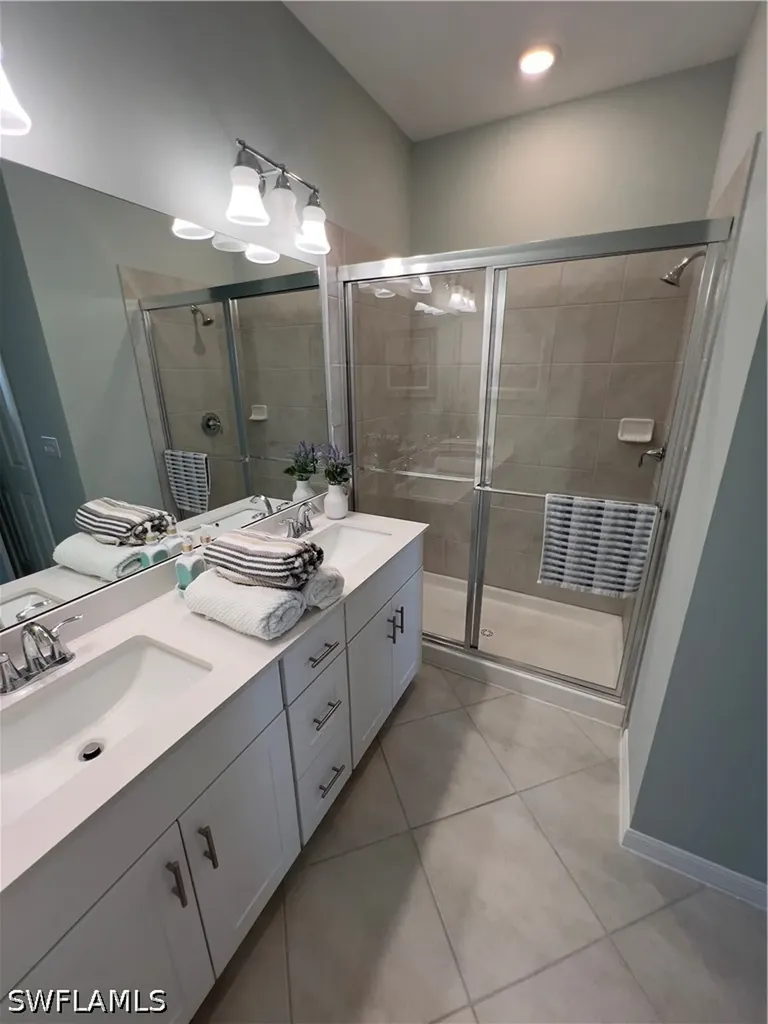 2806 Blossom Way Naples FL 34120