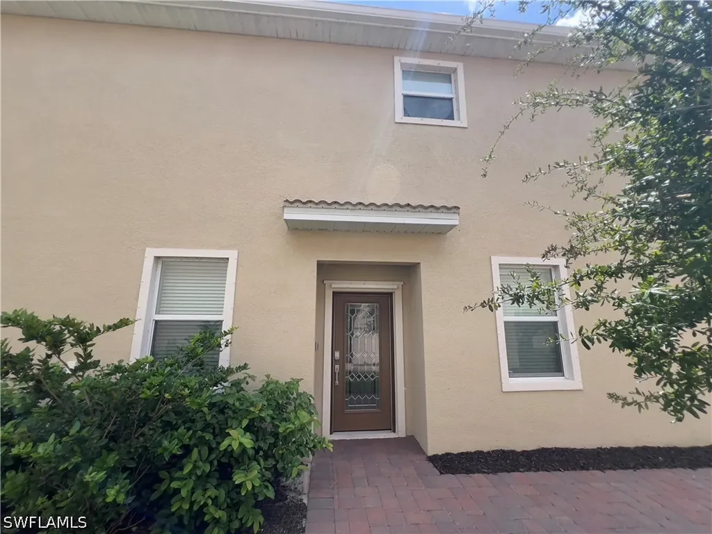 2806 Blossom Way Naples FL 34120